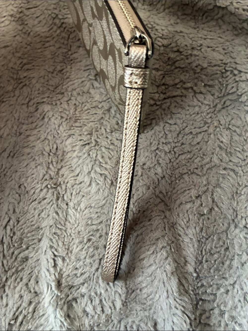 NWOT Coach Metallic Gold Signature Wristlet Clutch Small - Picture 2 of 5